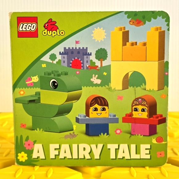 2013 Lego Books A Fairy Tale by DK Publishing Pre Owned Book - Picture 1 of 3